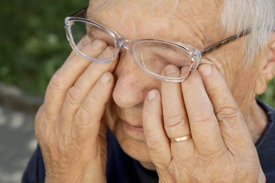 خشکی چشم در سالمندان