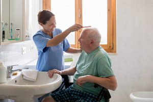  5 نوع مراقبت از سالمندان در خانه